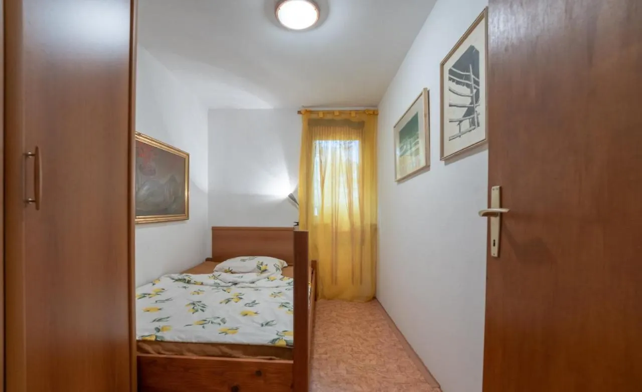 Apartment Ruj Zambratija